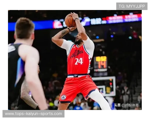 克拉克斯顿顺下暴扣气势拉满